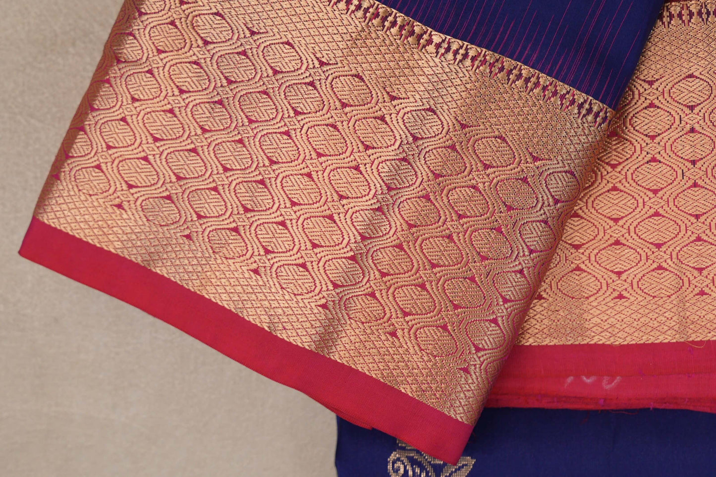 Deep Blue Light Weight Kanchipuram Silk Saree border zoom