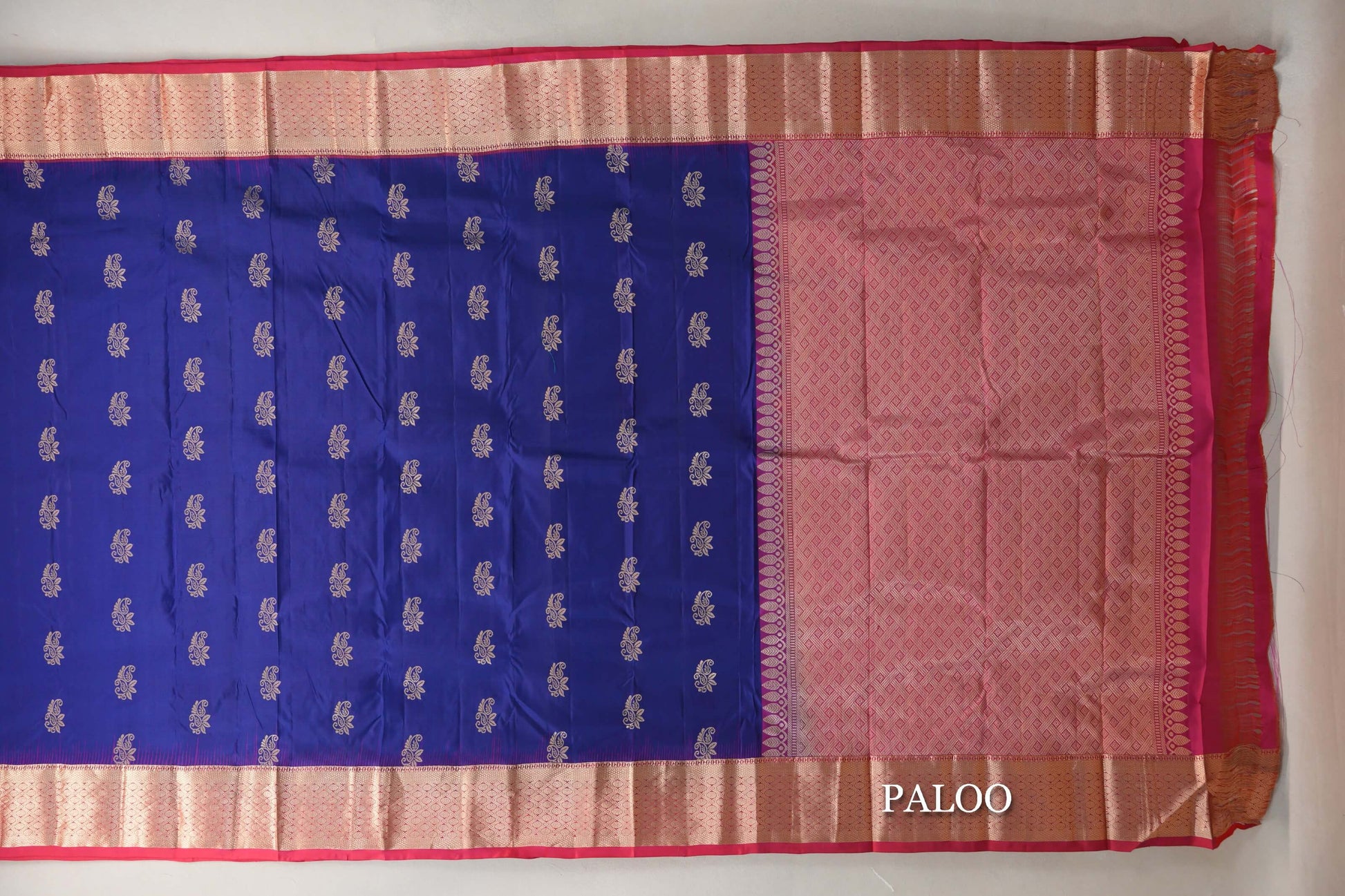 Deep Blue Light Weight Kanchipuram Silk Saree paloo