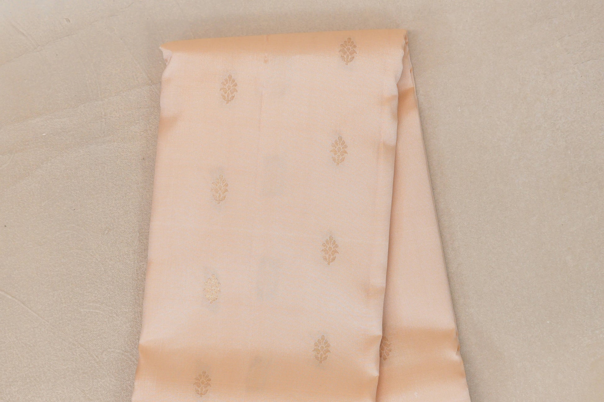Cream Light Weight Kanchipuram Silk Sareebody zoom