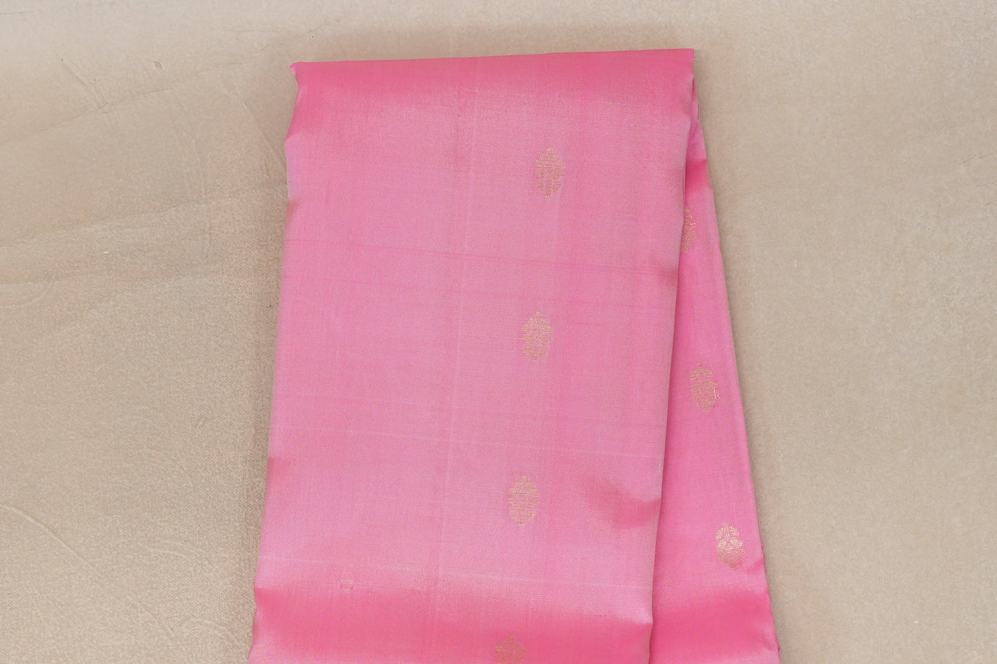 Bright Rose Pink Light Weight Kanchipuram Silk Saree body zoom