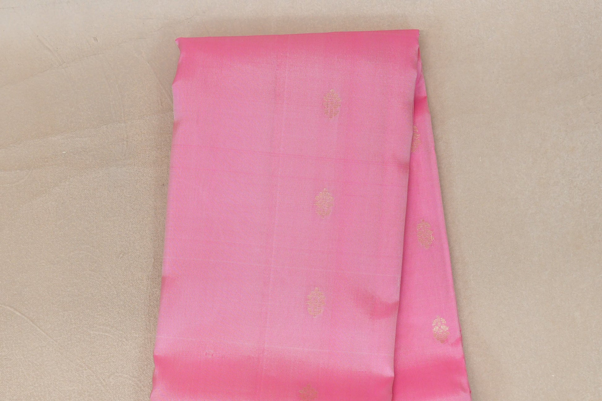 Bright Rose Pink Light Weight Kanchipuram Silk Saree body zoom