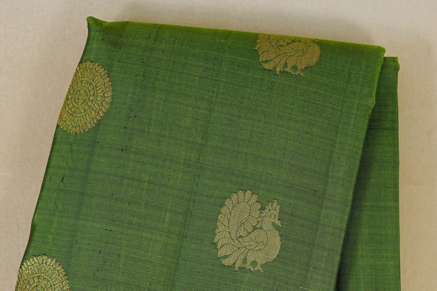 Medium Green Vintage Kanjivaram Silk Saree body zoom