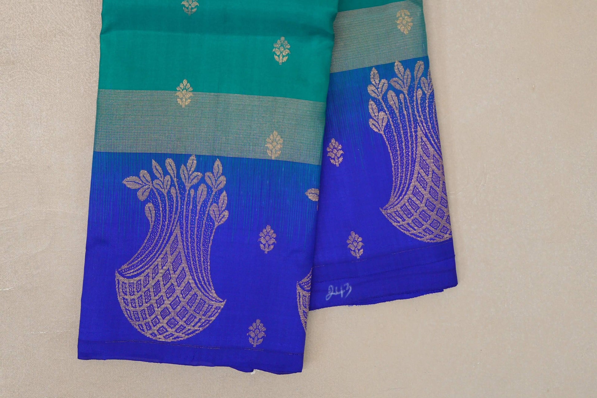 Peacock green with Deep Blue borders Light Weight Kanchipuram Silk Saree border