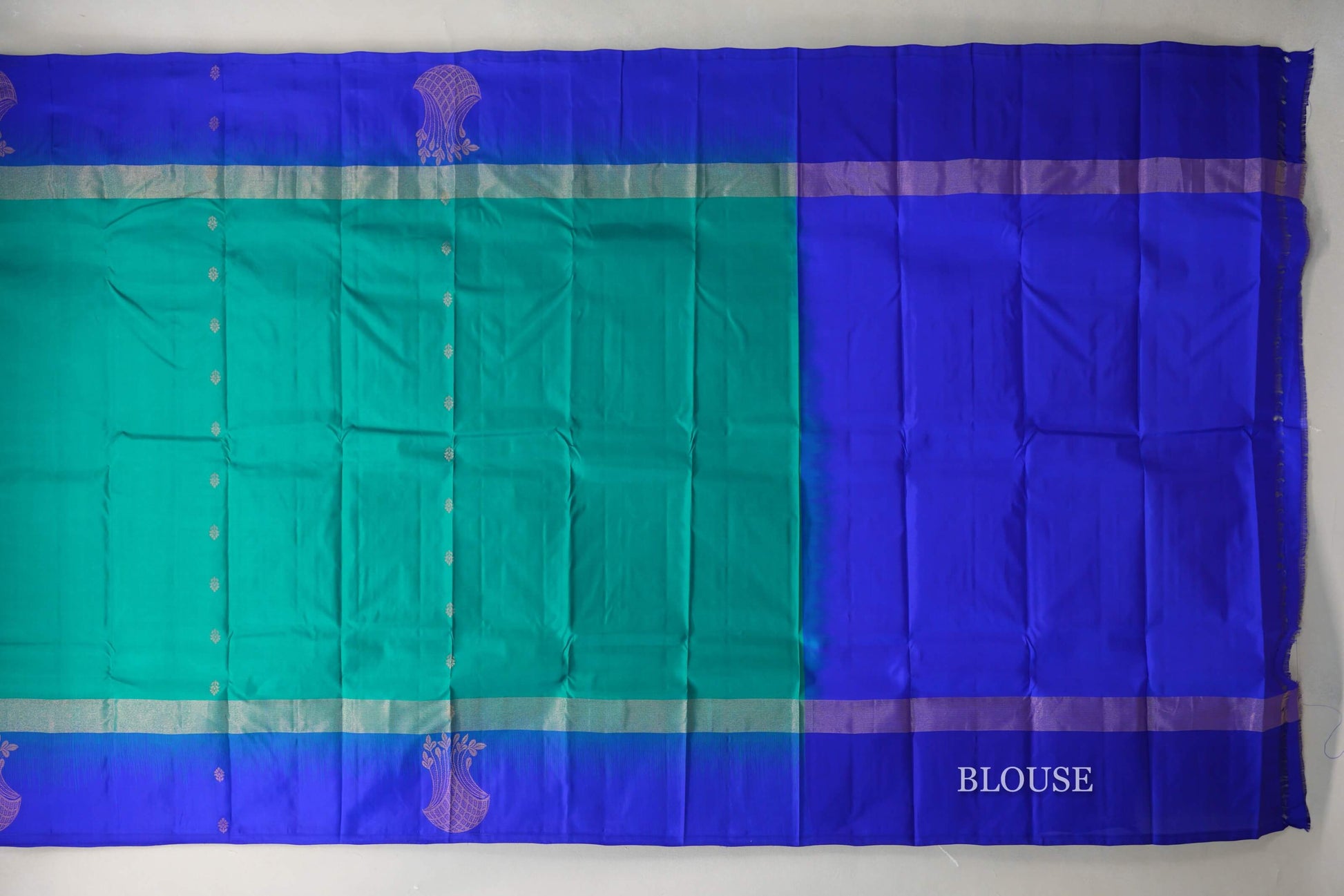 Peacock green with Deep Blue borders Weight Kanchipuram Silk Saree blouse
