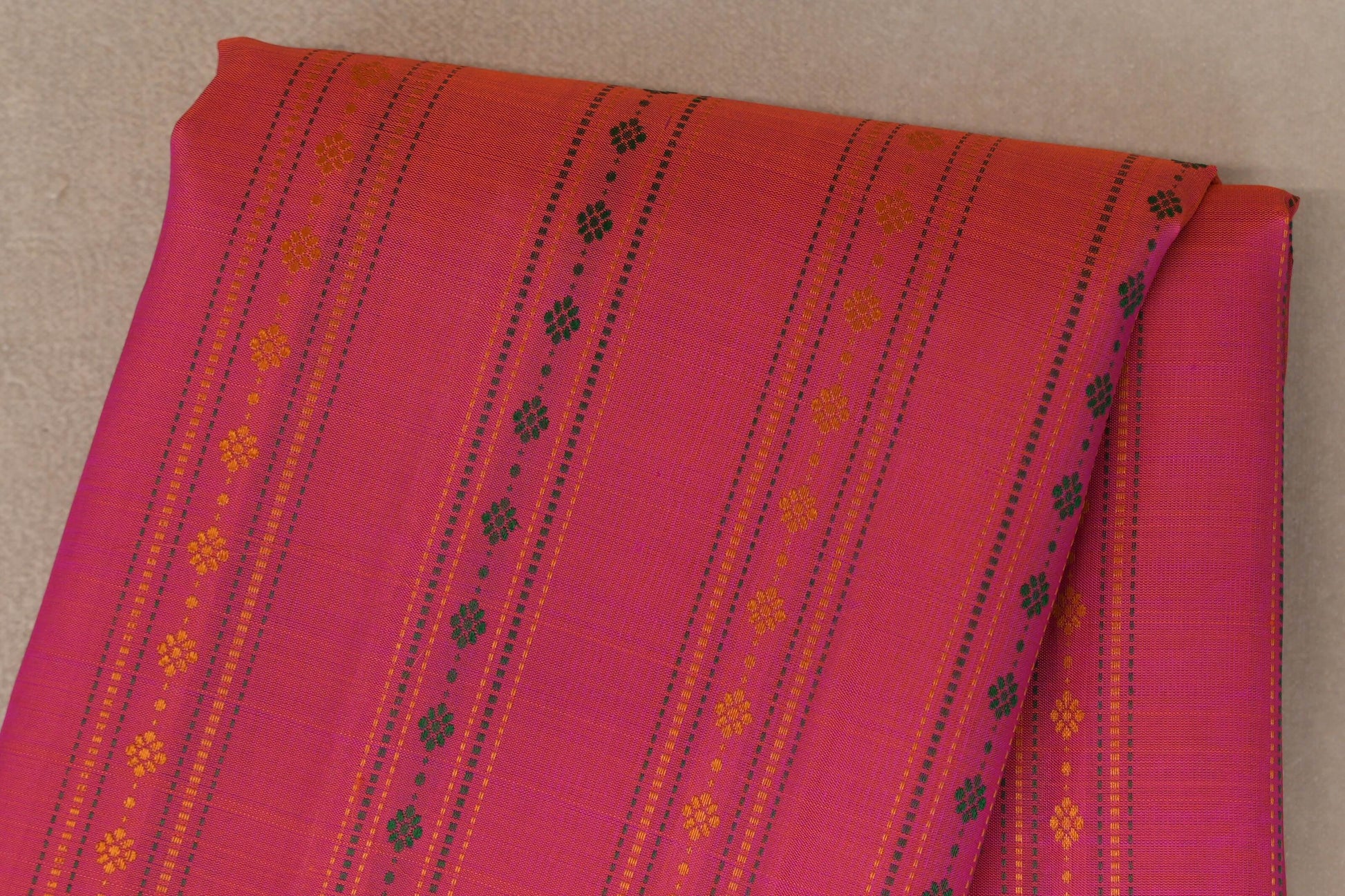 Dual Tone of Orange & Pink Vintage Kanjivaram Silk Saree body