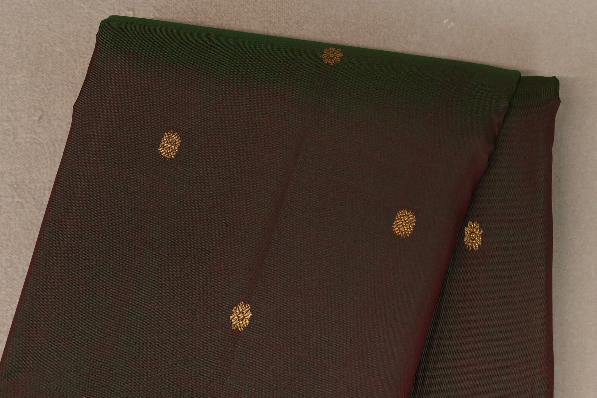 Dual Tone of Bottle Green & Maroon Vintage Kanjivaram Silk Saree body