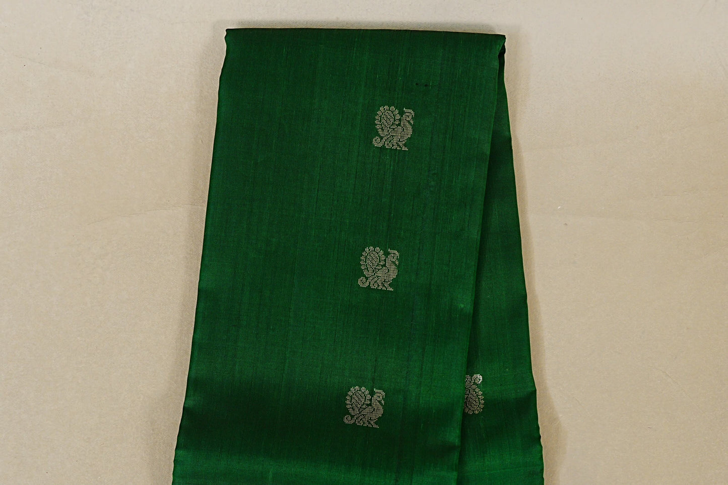 Bottle Green  Light Weight Kanchipuram Silk Saree body zoom