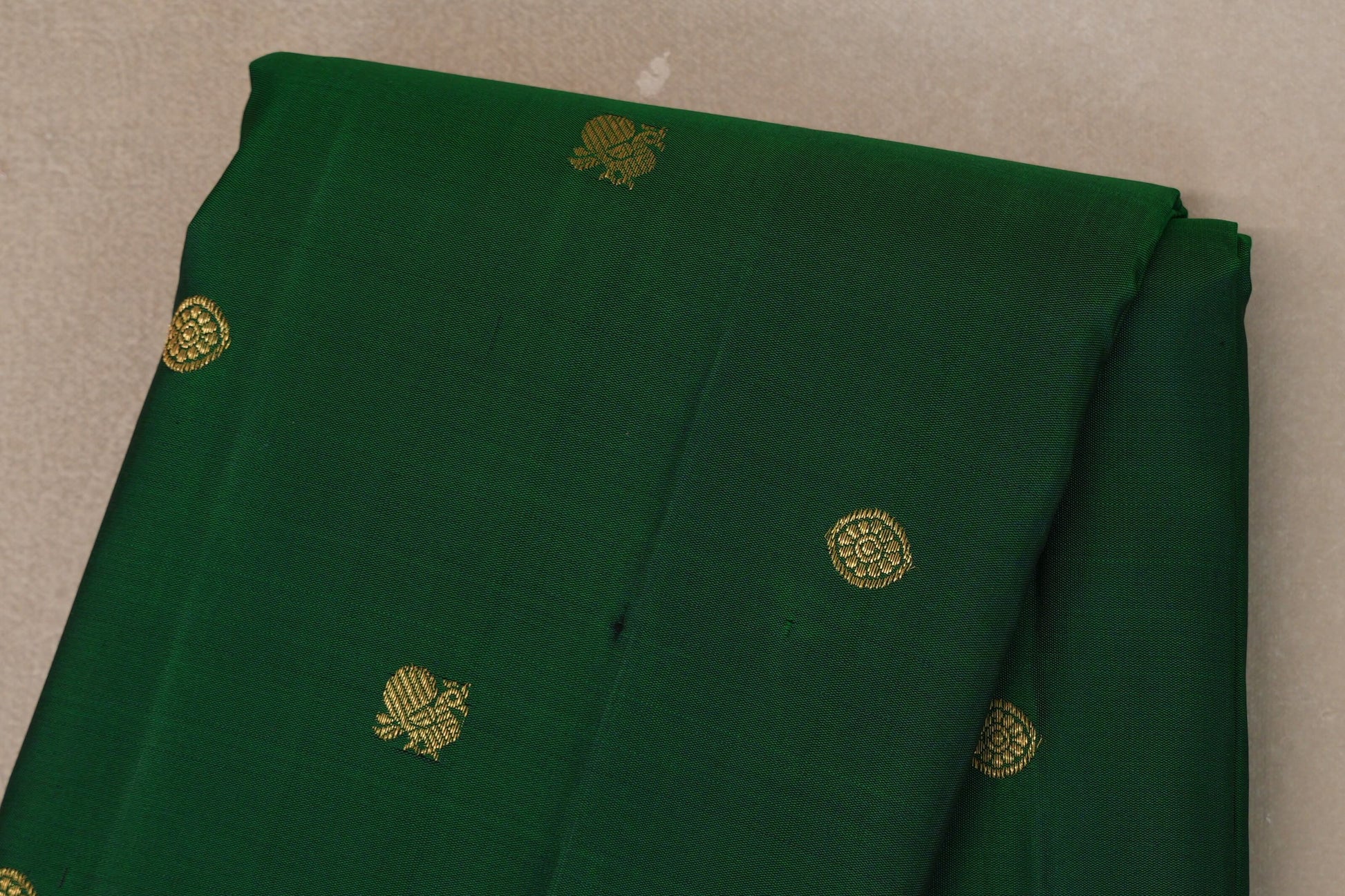 Deep Green with Deep Magenta Borders Vintage Kanjivaram Silk Saree body