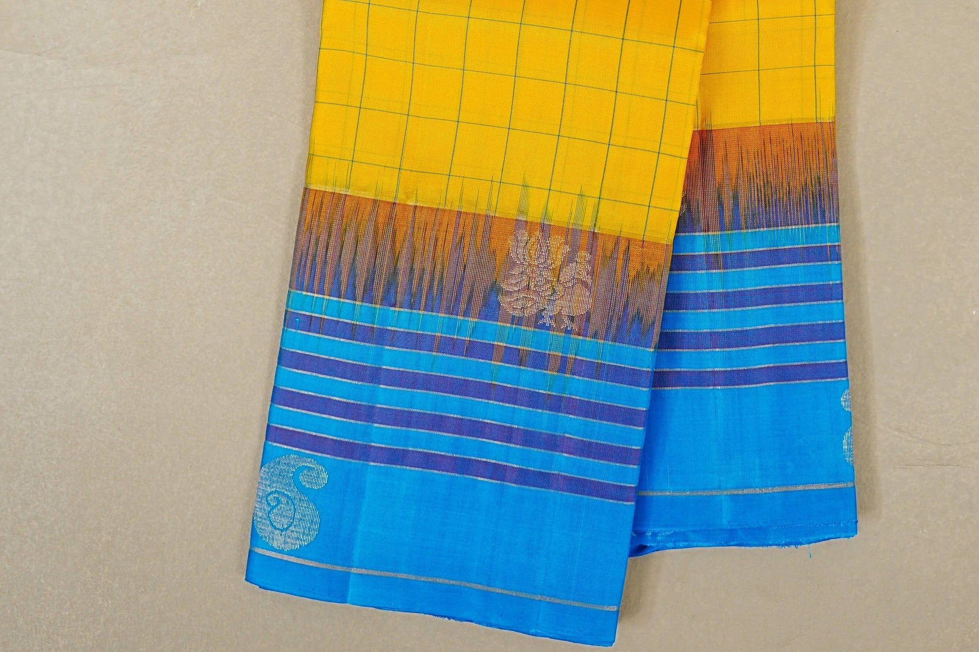 Bright Yellow Light Weight Kanchipuram Silk Saree border zoom