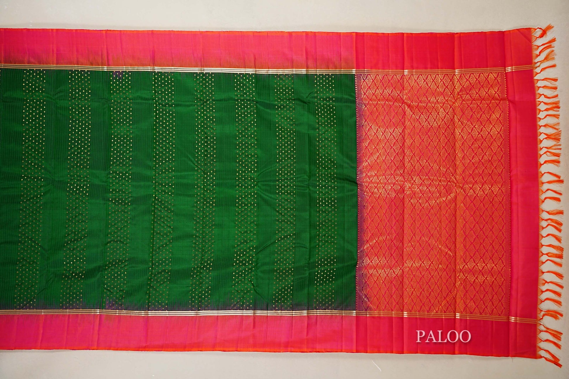 Bottle Green with Rani Pink Borders Light Weight Kanchipuram Silk Saree Paloo