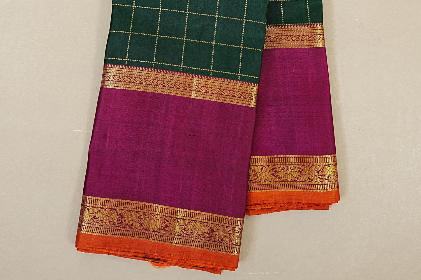Bottle Green Vintage Kanjivaram Silk Saree  border zoom