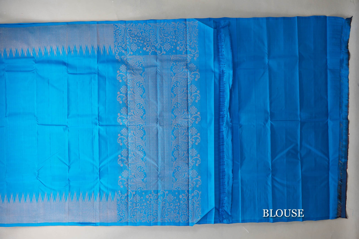 Deep Sky Blue with Temple Borders Light Weight Kanchipuram Silk Saree blouse