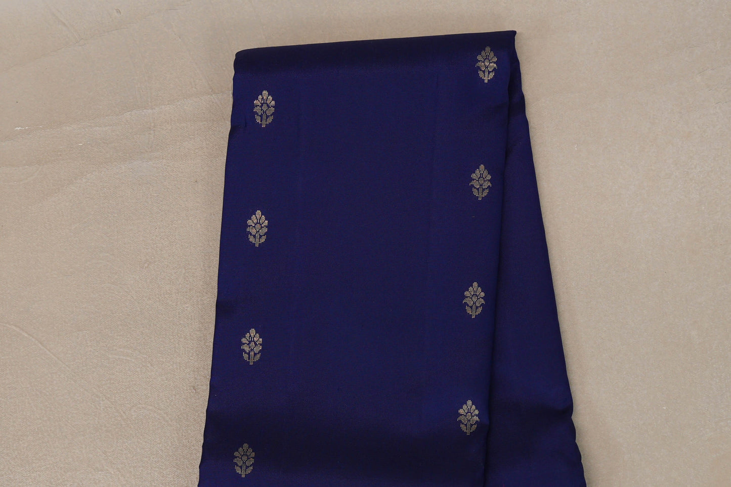 Deep Blue with Bright Pink Borders Light Weight Kanchipuram Silk Saree body