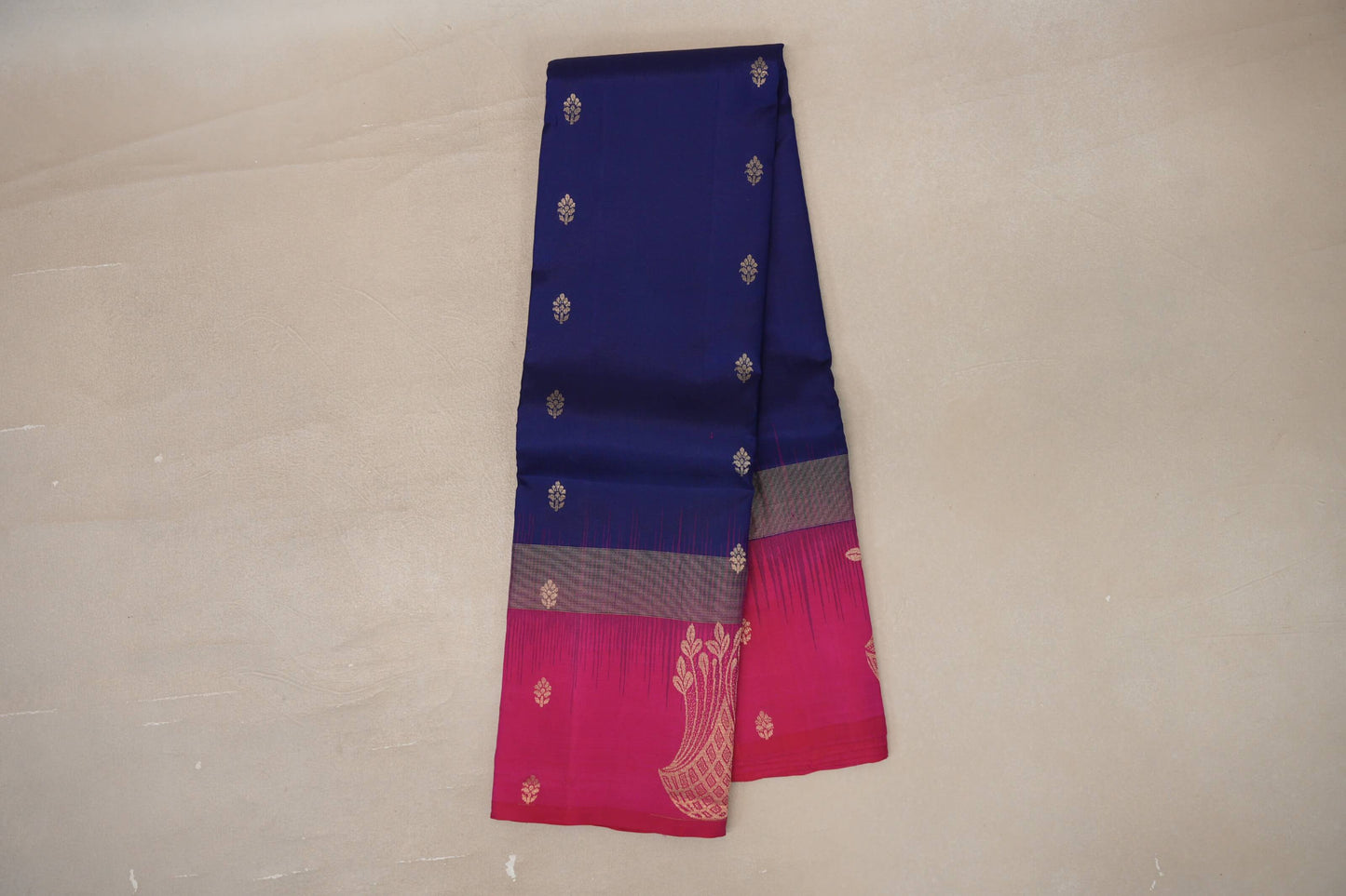 Online Deep Blue with Bright Pink Borders Light Weight Kanchipuram Silk Saree