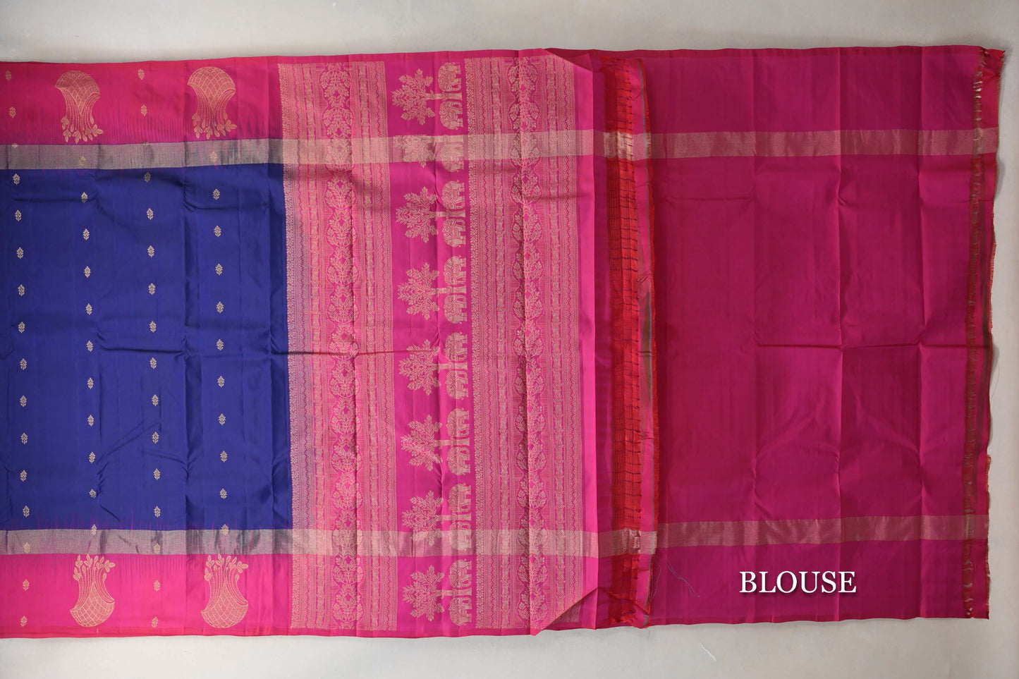 Deep Blue with Bright Pink Borders Light Weight Kanchipuram Silk Saree blouse