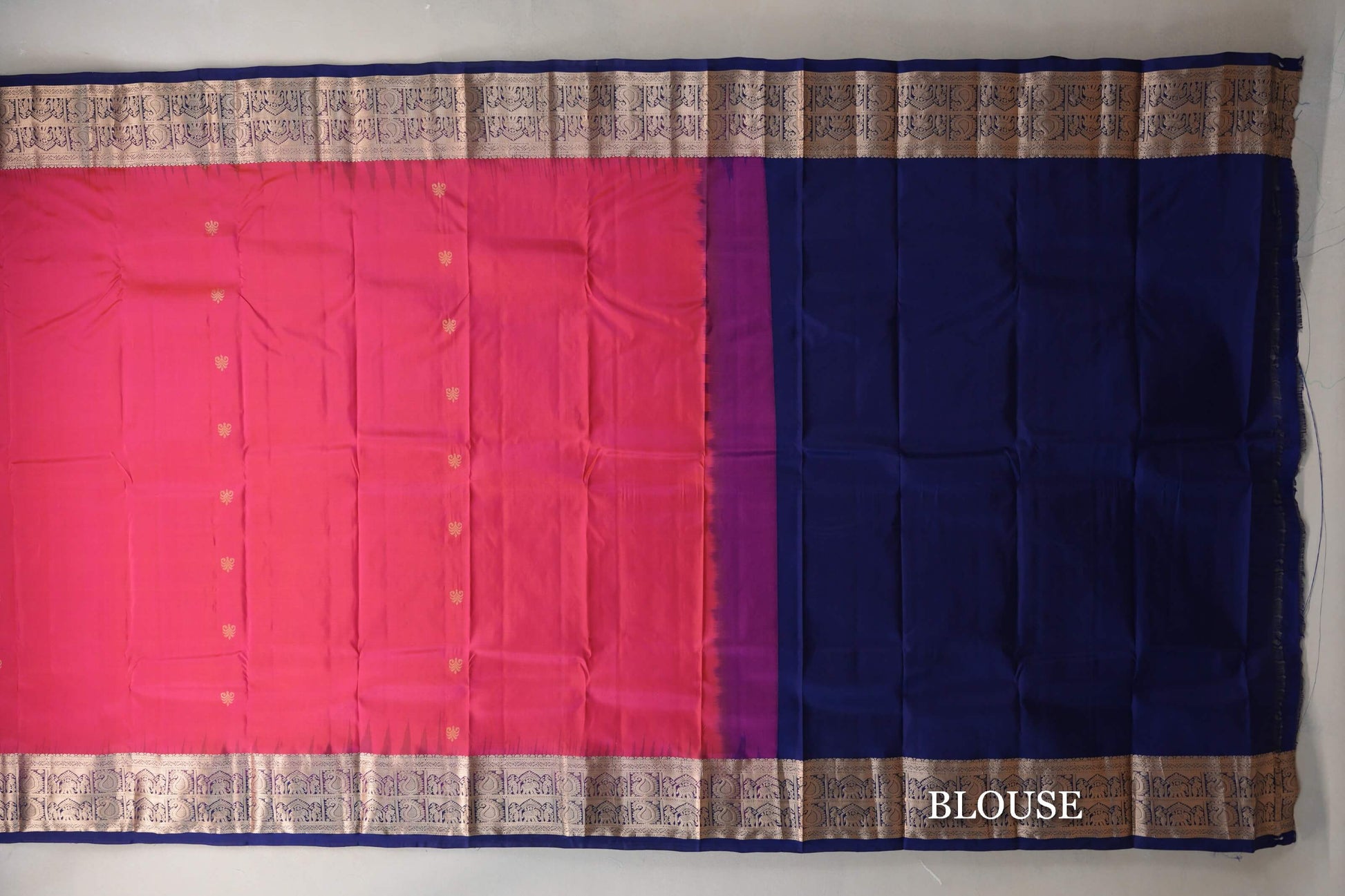Orangish Pink with Deep Blue Borders Light Weight Kanchipuram Silk Saree blouse