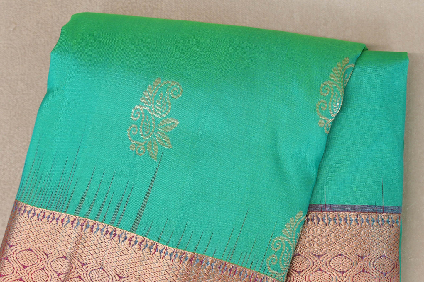 Bluish Green with Bright Pink Borders Light Weight Kanchipuram Silk Saree  body