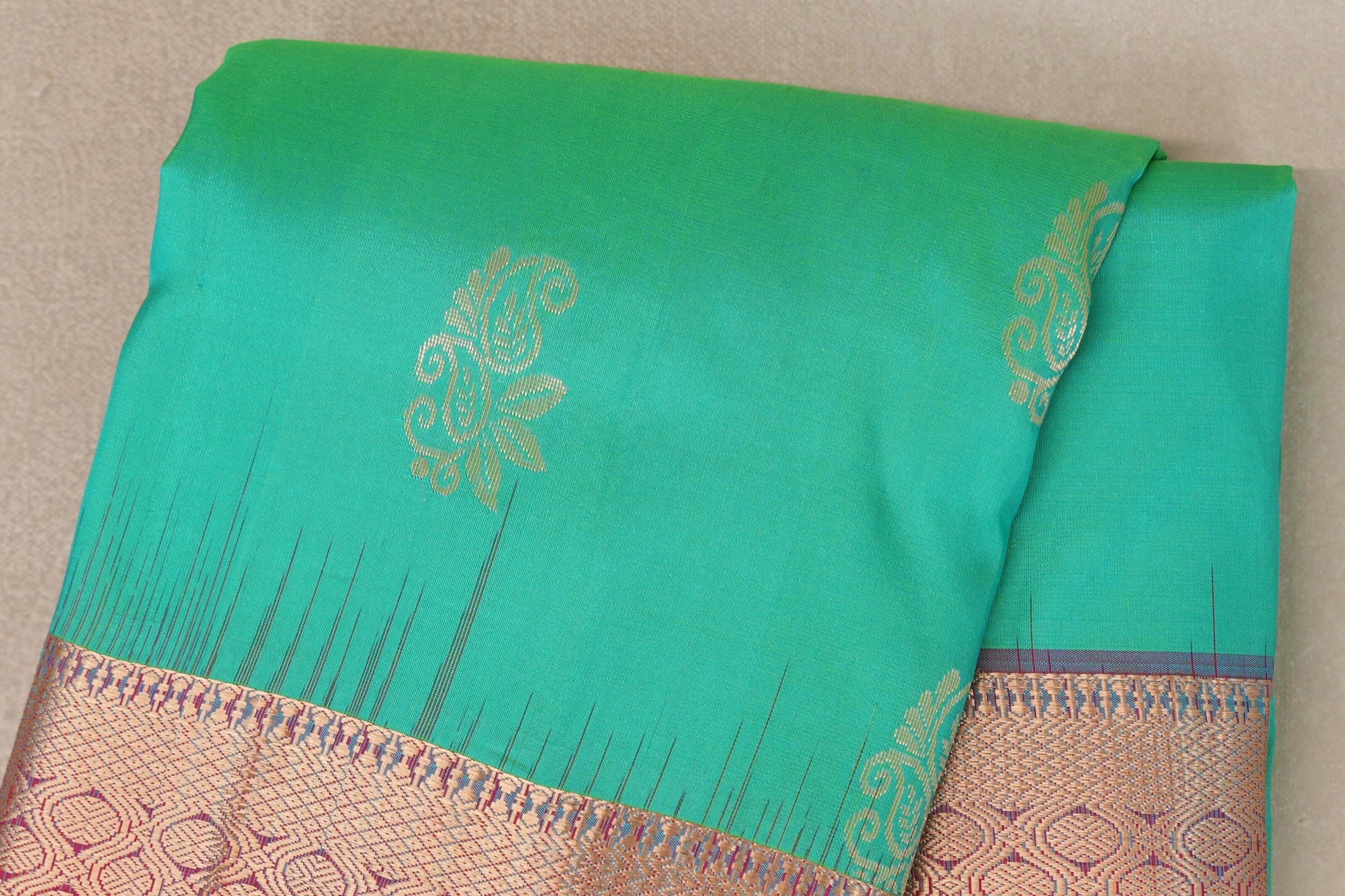Bluish Green with Bright Pink Borders Light Weight Kanchipuram Silk Saree  body