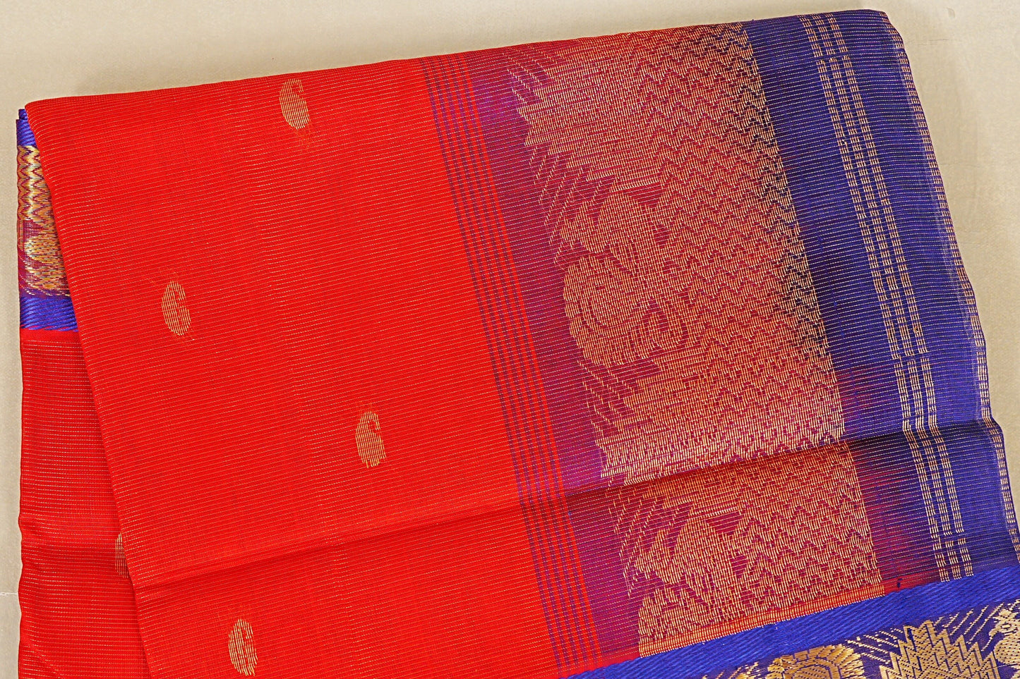 Bright Red Vaira Oosi Silk Cotton Saree body zoom