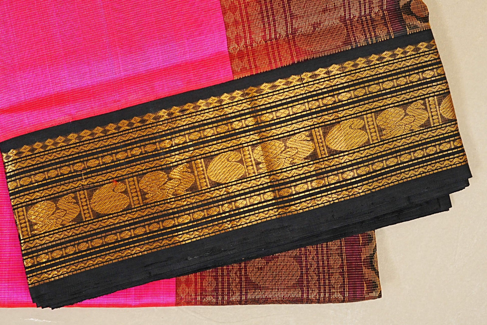 Bright Rani Pink Vaira Oosi Silk Cotton Saree border zoom