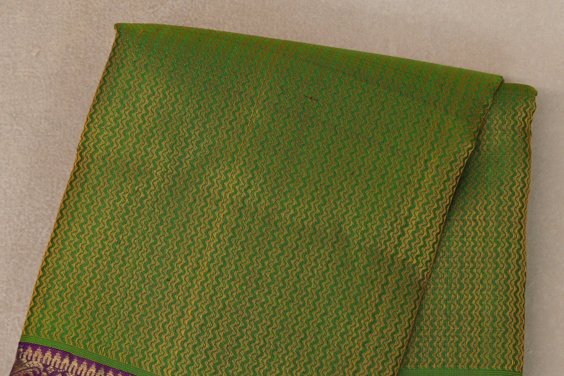 Dual Tone of Yellow and Green Vintage Heirloom Kanjivaram Silk Saree body