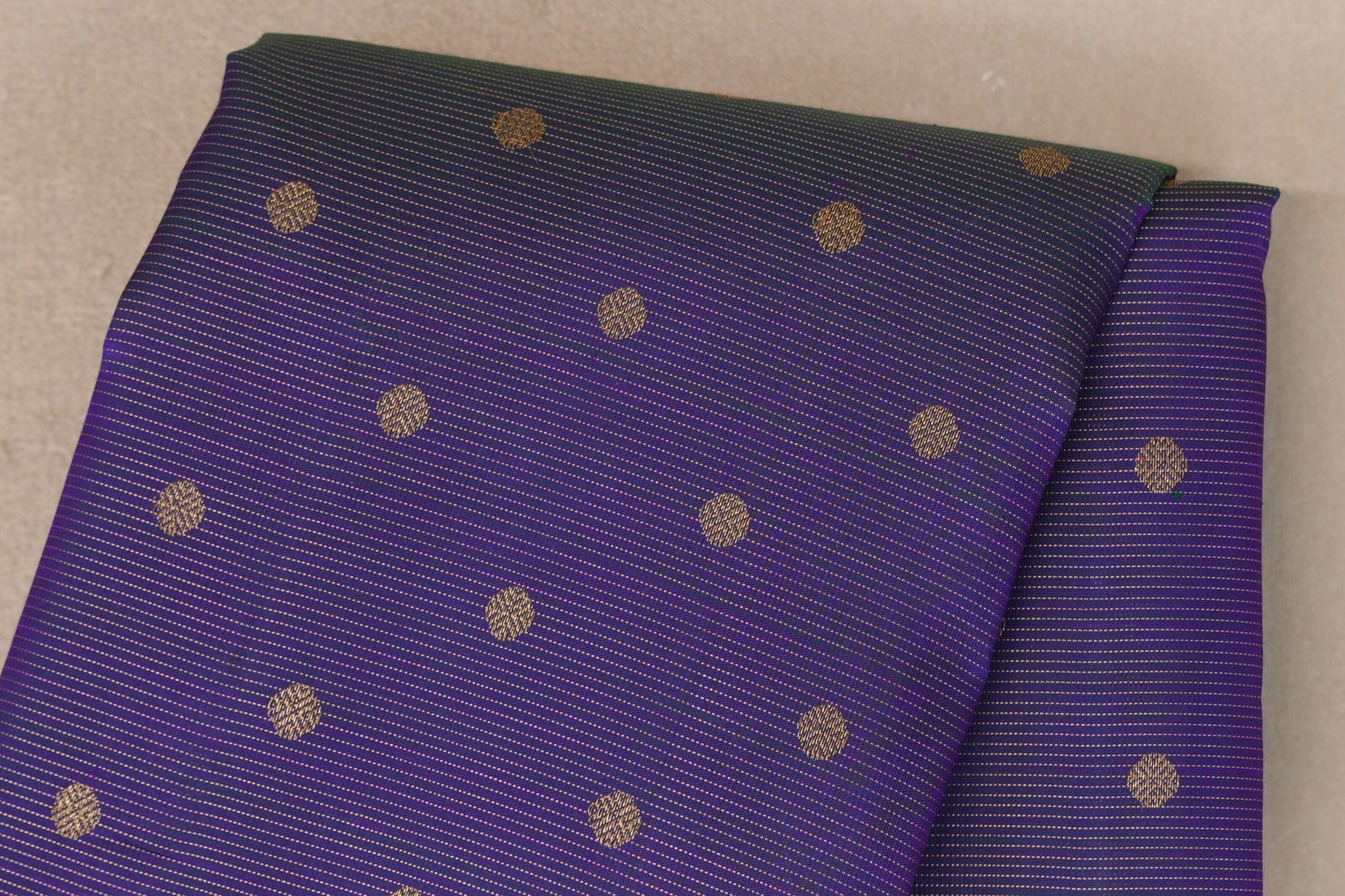 Dual Tone of Green and Blue Vaira Oosi Vintage Heirloom Kanjivaram Silk Saree body