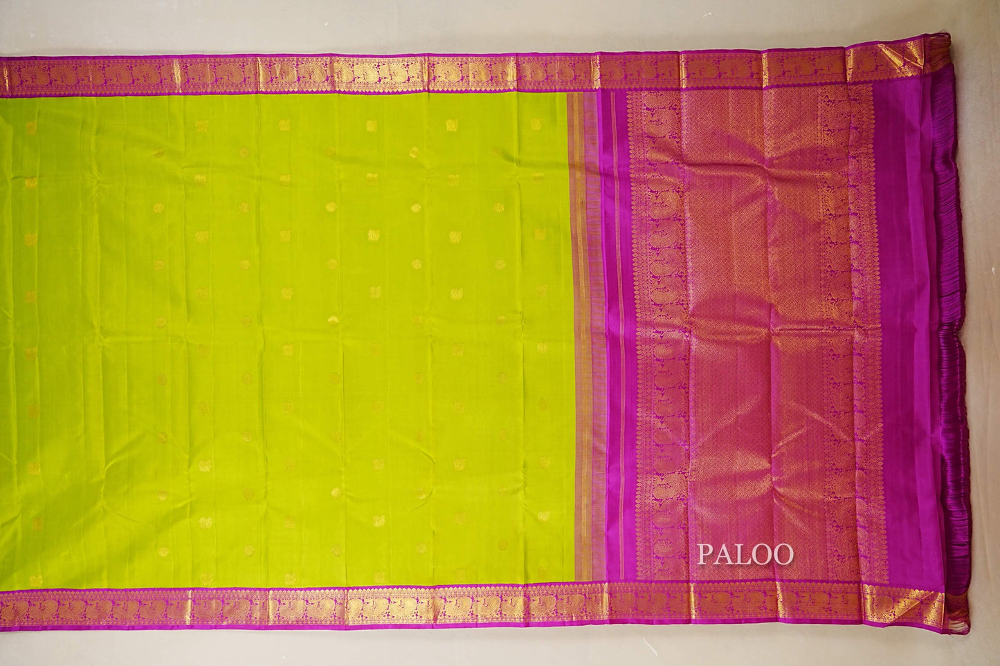 Bright Parrot Green Vintage Kanjivaram Silk Saree paloo
