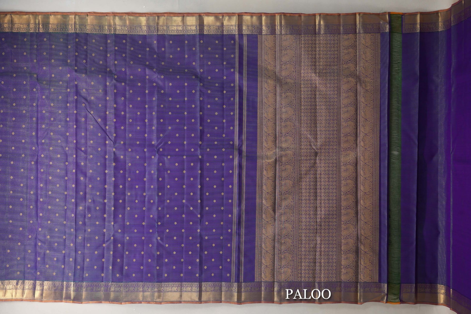 Dual Tone of Green and Blue Vaira Oosi Vintage Heirloom Kanjivaram Silk Saree paloo