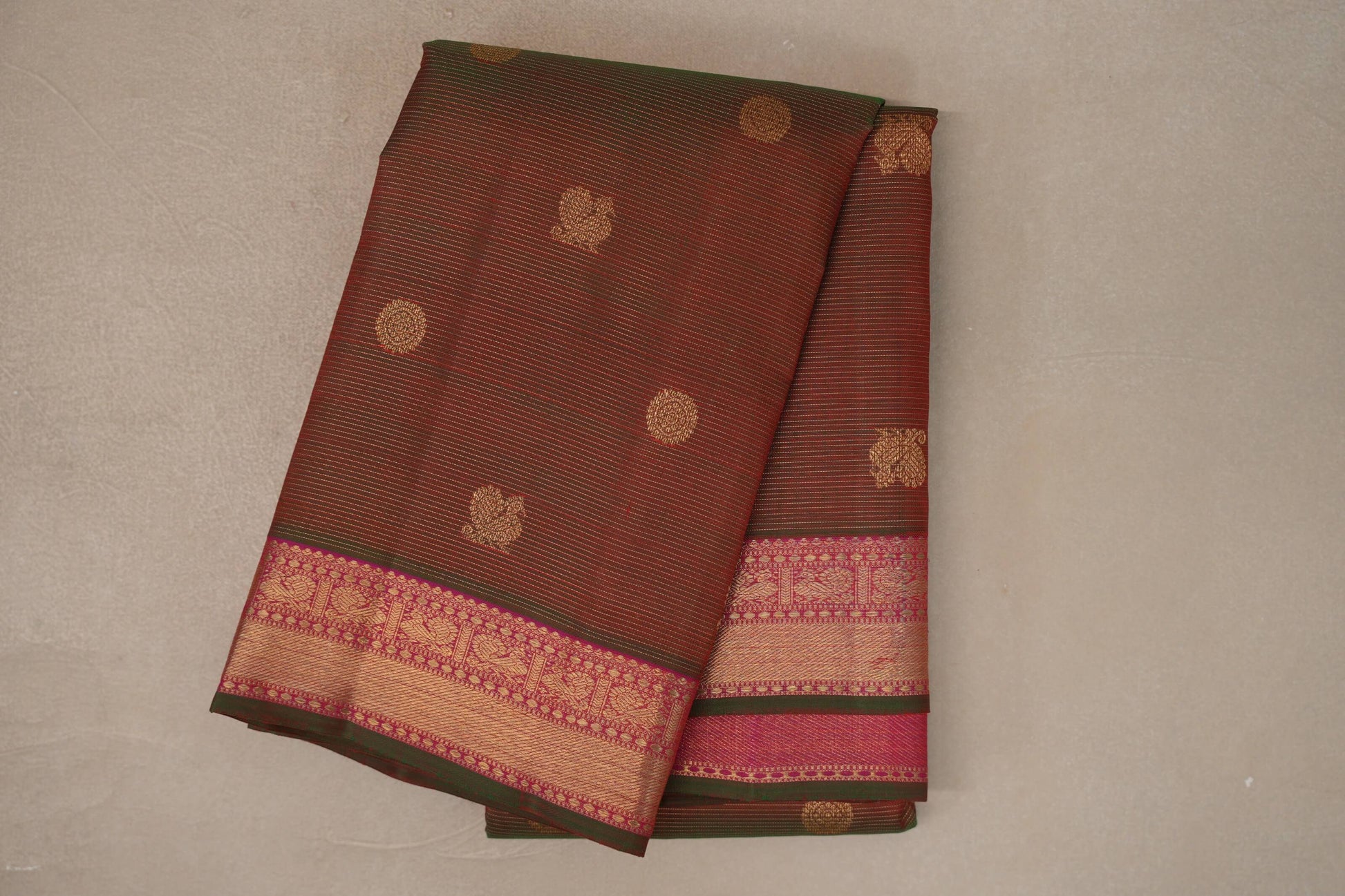 Dual Tone of Green and Red Vaira Oosi Vintage Heirloom Kanjivaram Silk Saree
