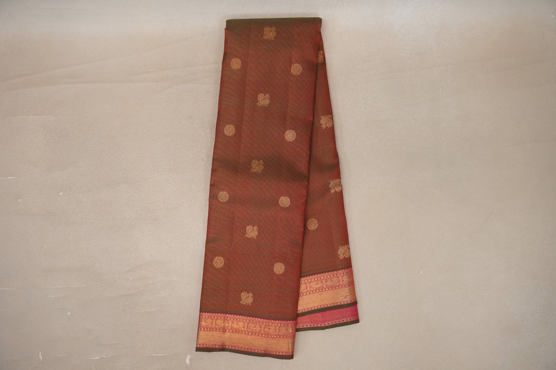 Online Dual Tone of Green and Red Vaira Oosi Vintage Heirloom Kanjivaram Silk Saree