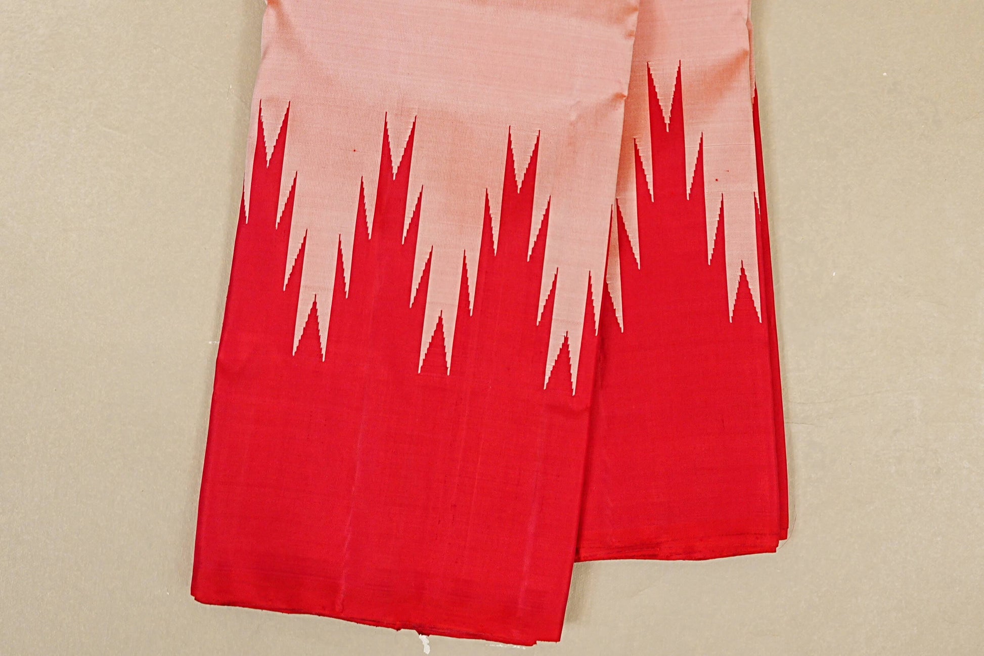 Peach with Red Temple Borders Vintage Kanjivaram Silk Saree border zoom