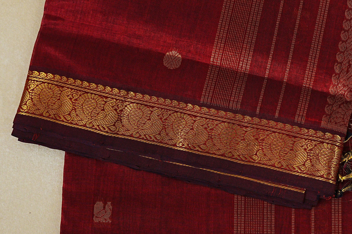 Reddish maroon vegan silk cotton saree  border zoom