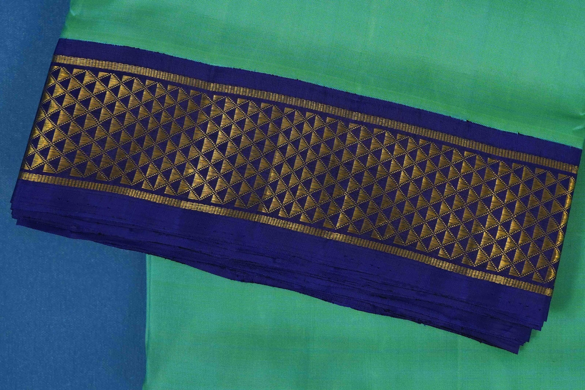 Sea Green Ten yards silk saree border