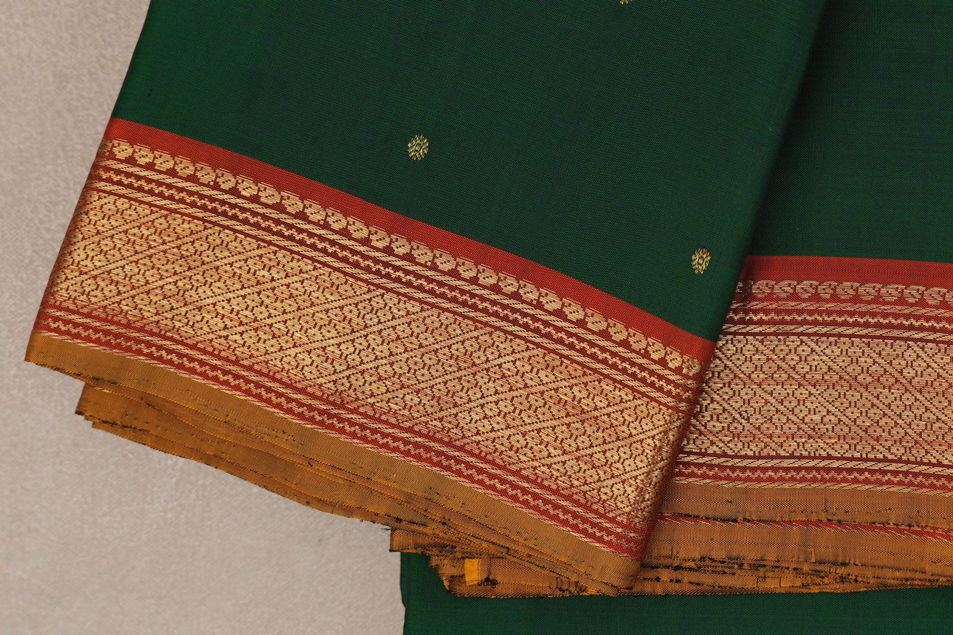 Deep Bottle Green Vintage Kanjivaram Silk Saree border