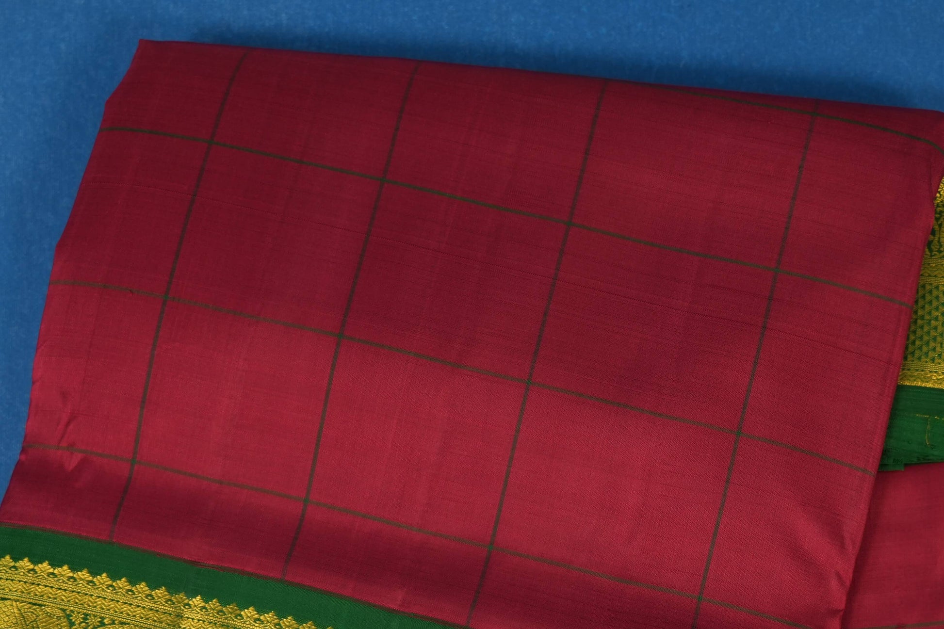 Maroon ten yards silk saree body