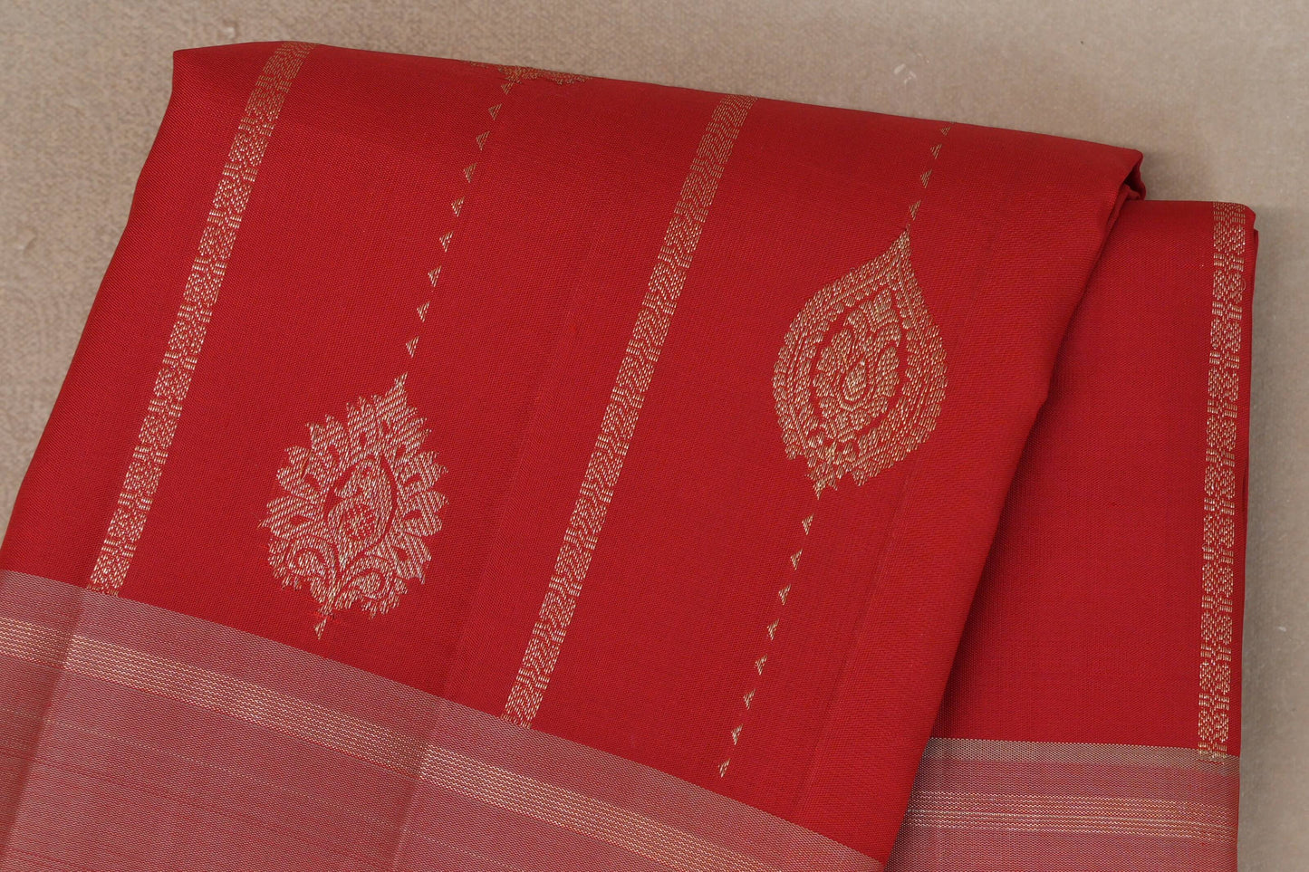 Tomato Red Vintage Kanjivaram Silk Saree body