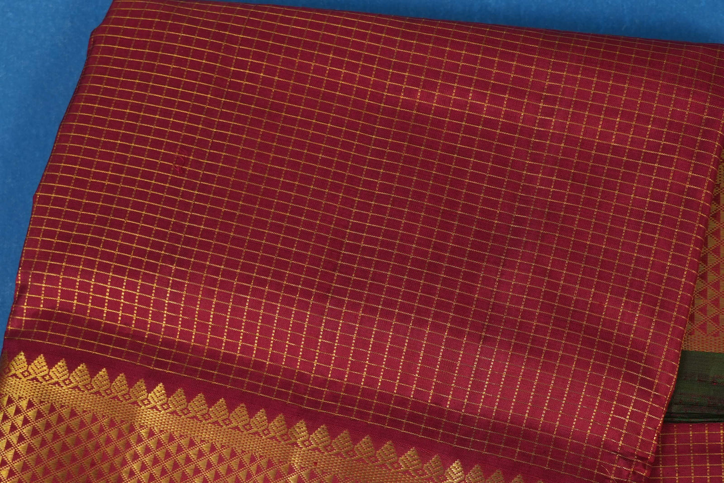  maroon zari checks ten yards silk saree body