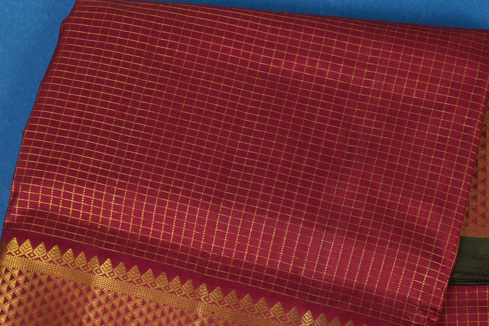  maroon zari checks ten yards silk saree body