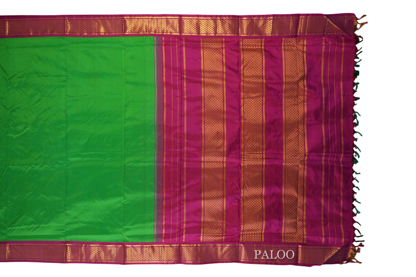 Bright Green Ten yards Silk Saree paloo