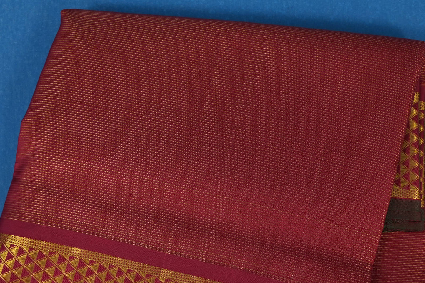 Maroon Ten yards silk saree body