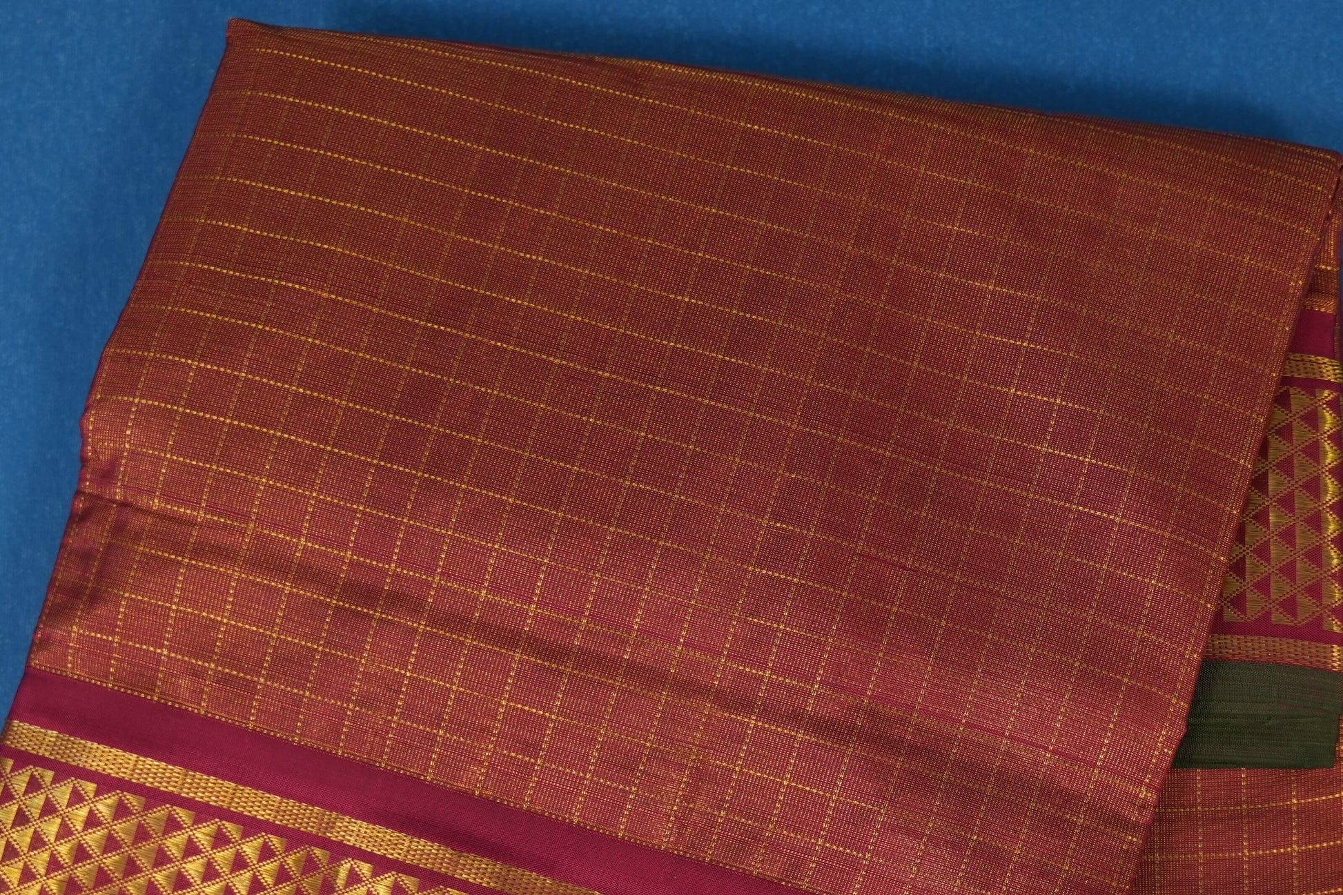 Maroon nine yards silk saree body