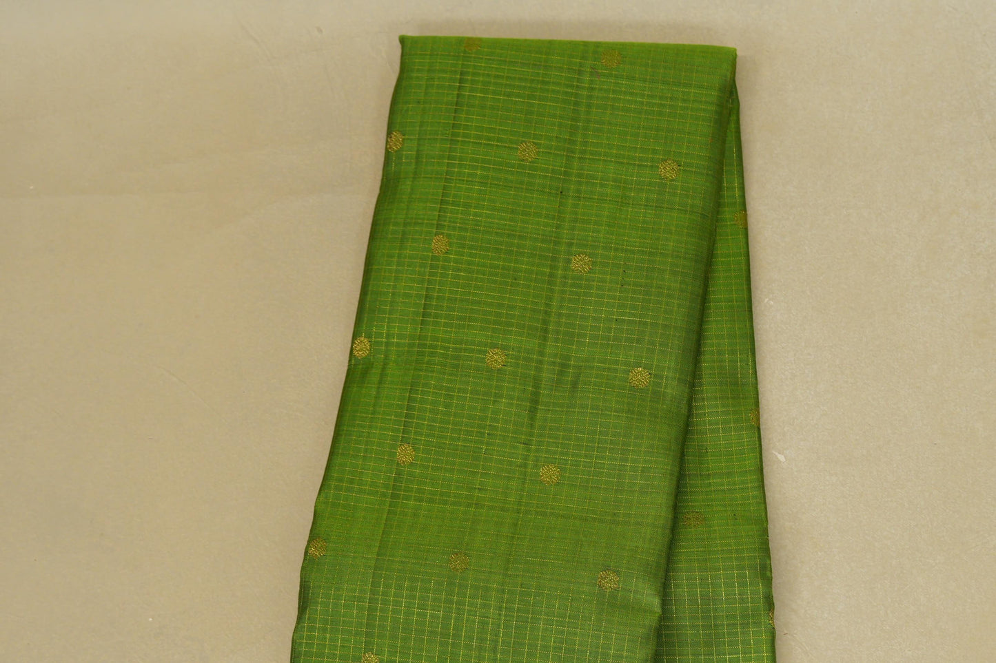 Parrot Green zari checks Heirloom Kanjivaram Silk Saree boduy zoom