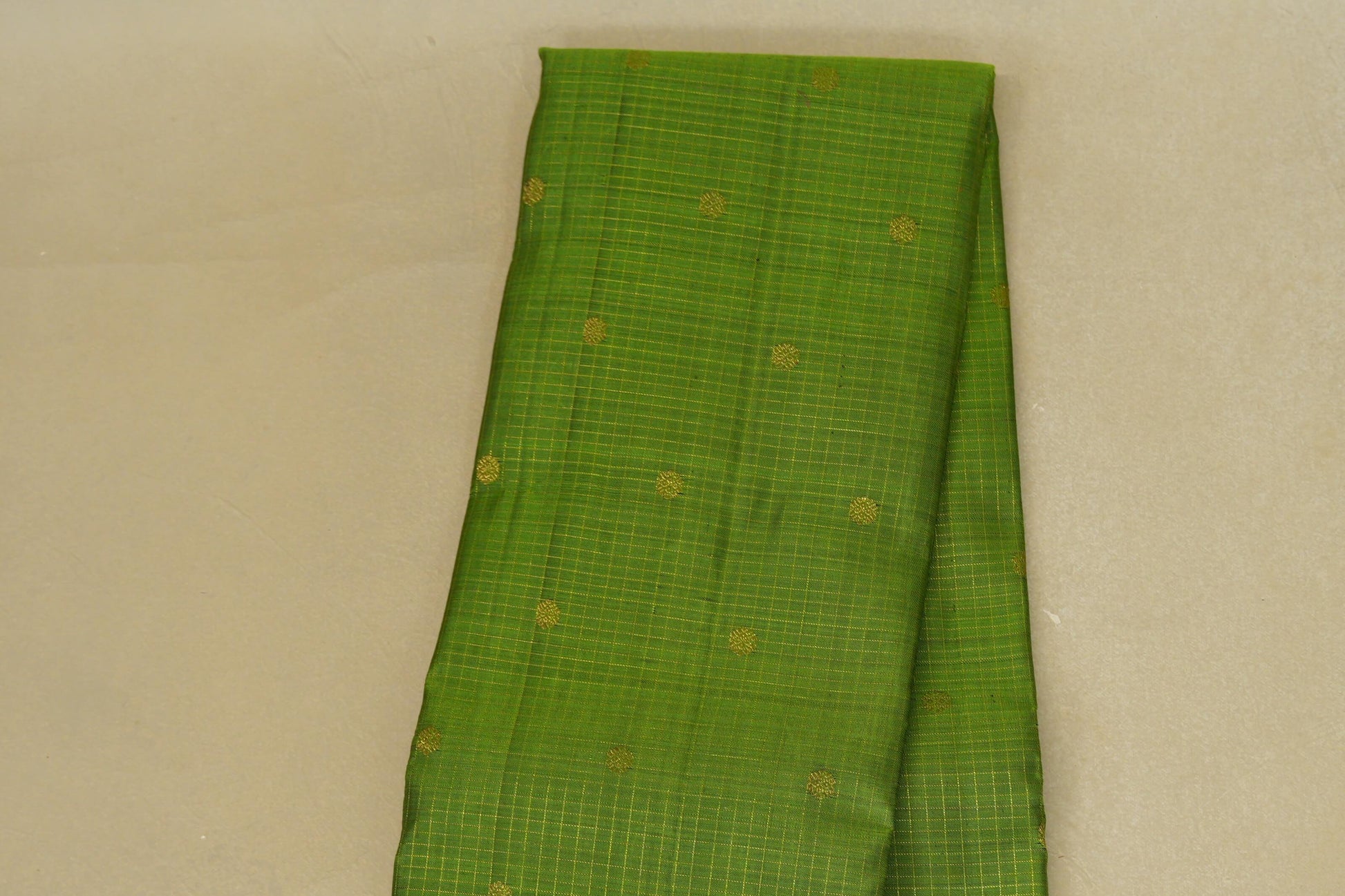 Parrot Green zari checks Heirloom Kanjivaram Silk Saree boduy zoom
