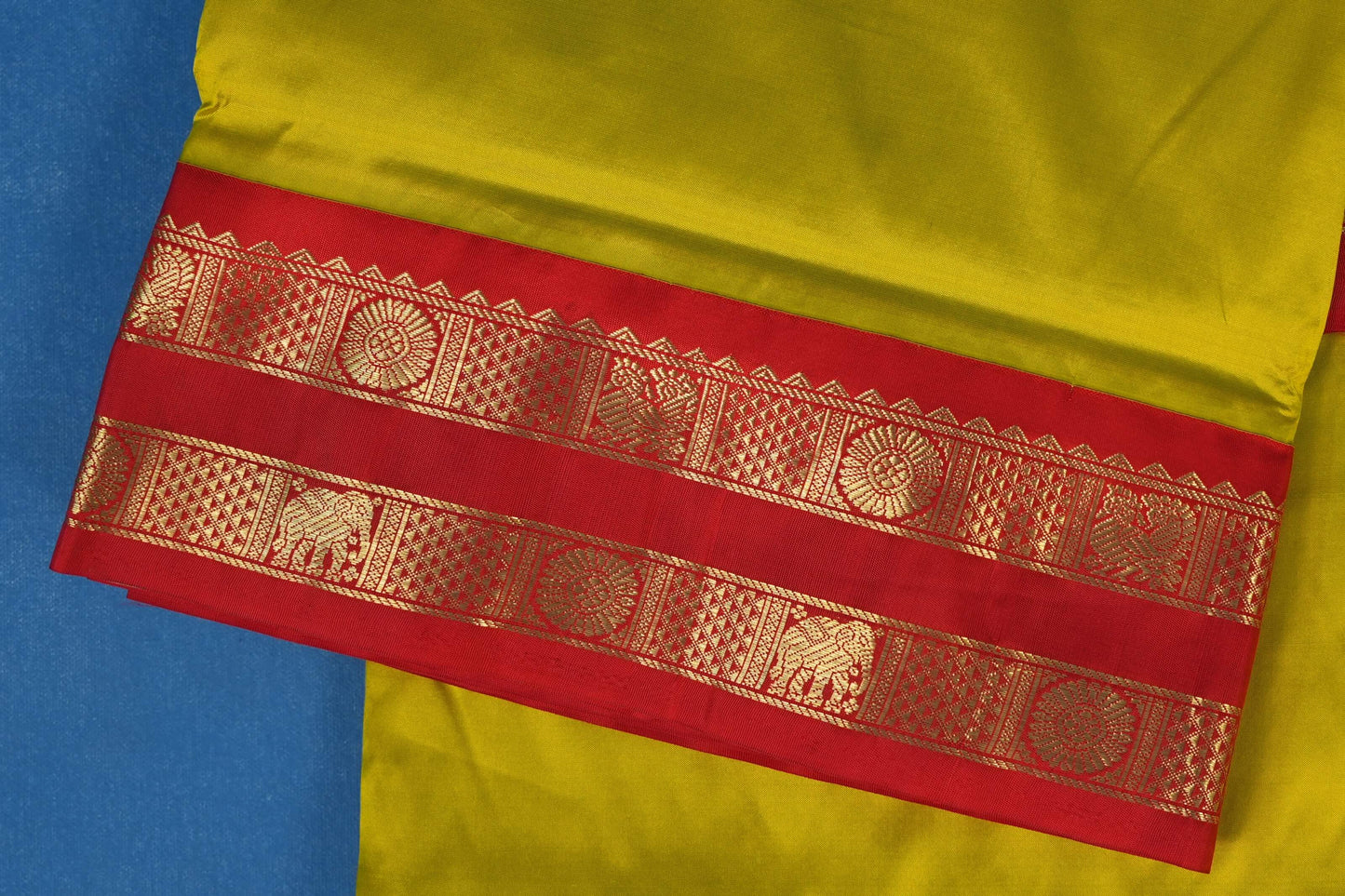 Lemon yellow nine yards silk saree border