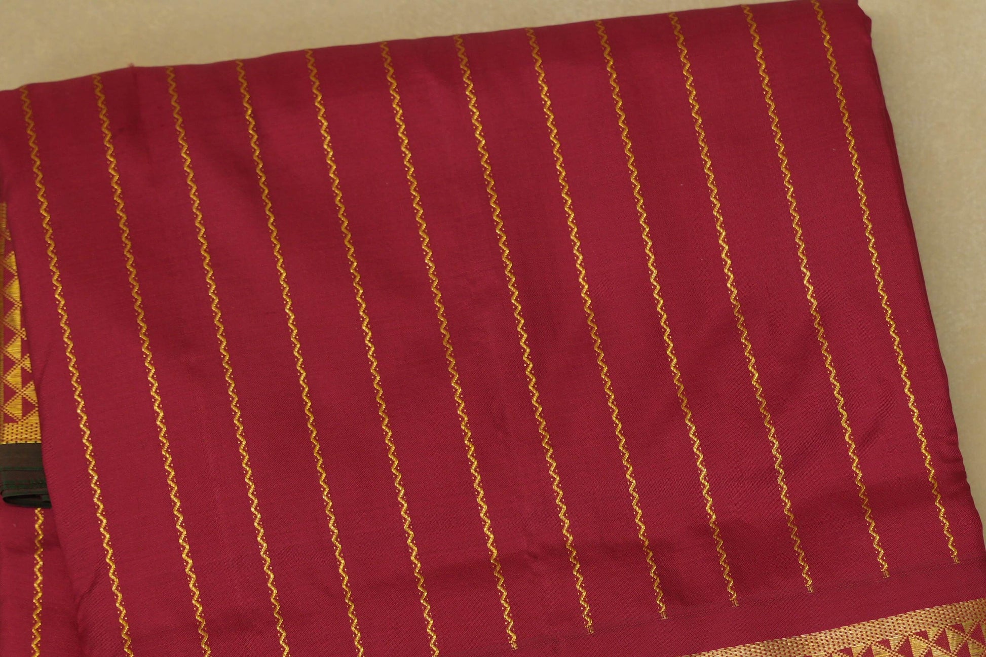 Deep Red Ten yards Beldhary silk  body zoom