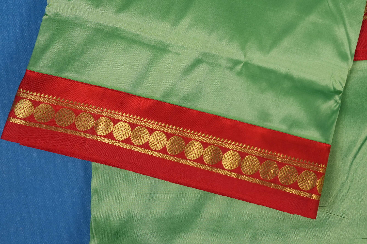 Dark Elaichi Green nine yards silk saree border