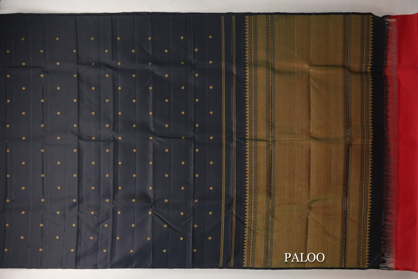 Black Borderless Vintage Kanjivaram Silk Saree paloo