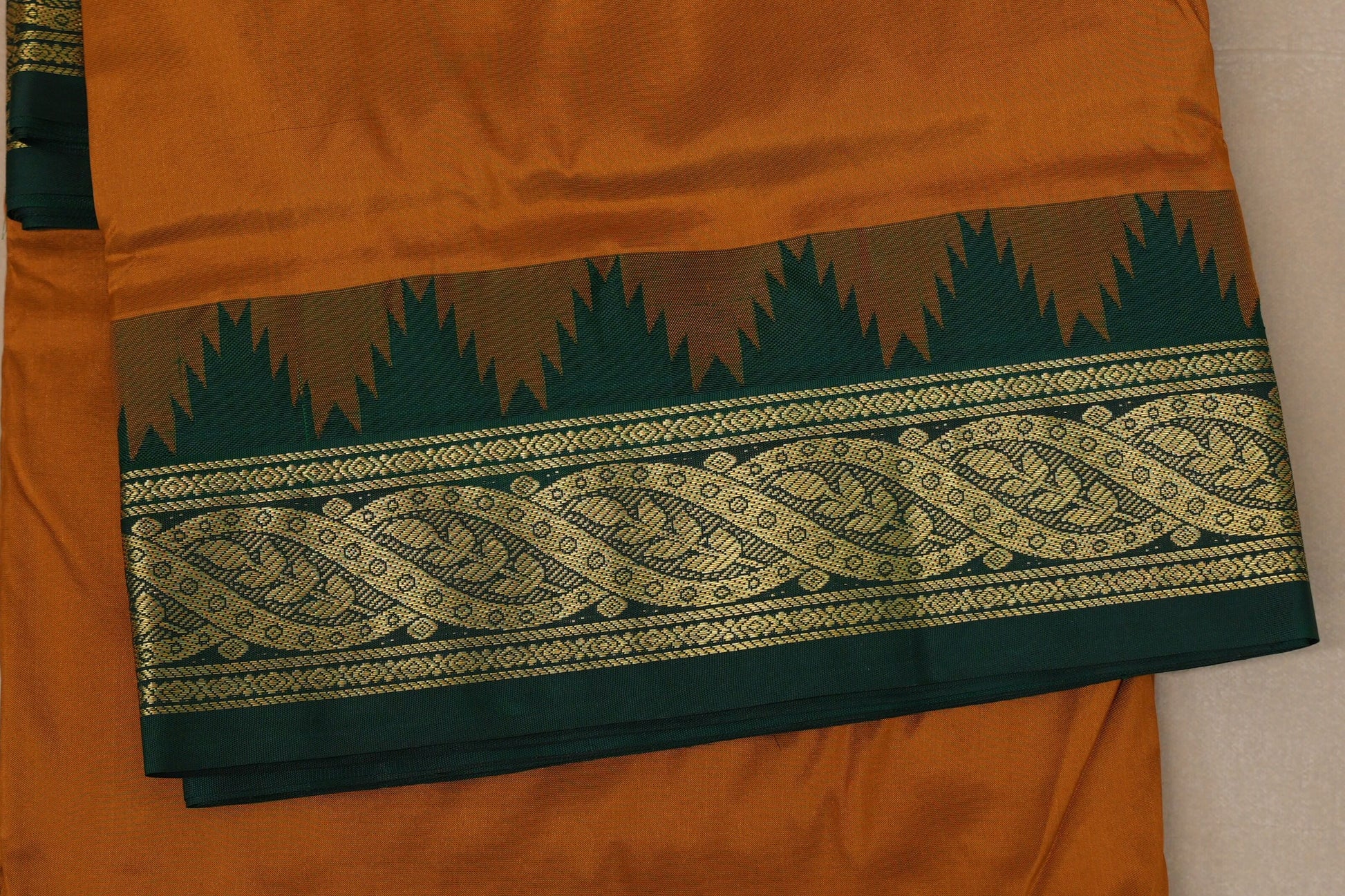 Mustard with Bottle Green borders Ten yards silk saree border