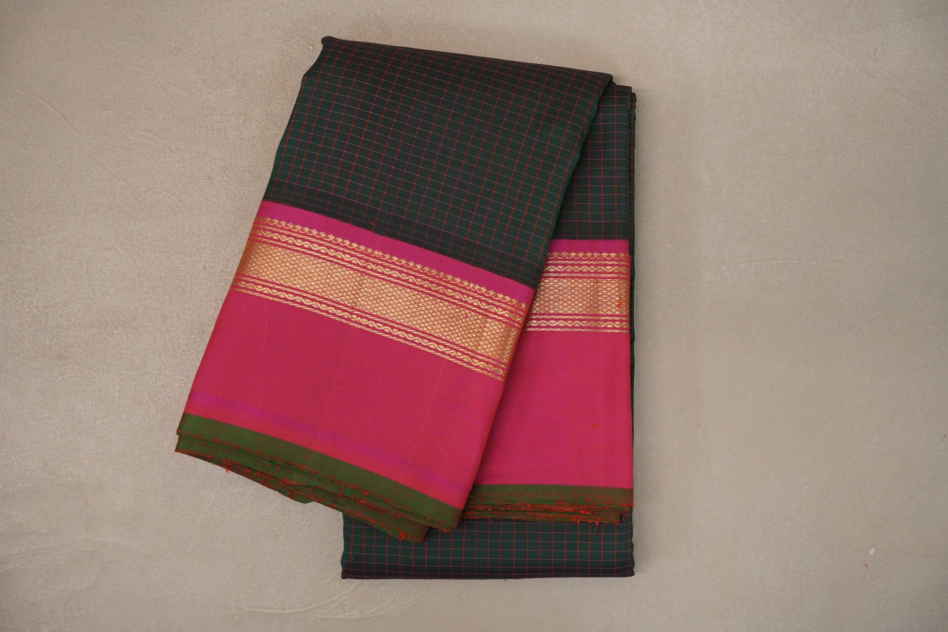 Dual Tone of Deep Plum & Dark Green Vintage Kanjivaram Silk Saree