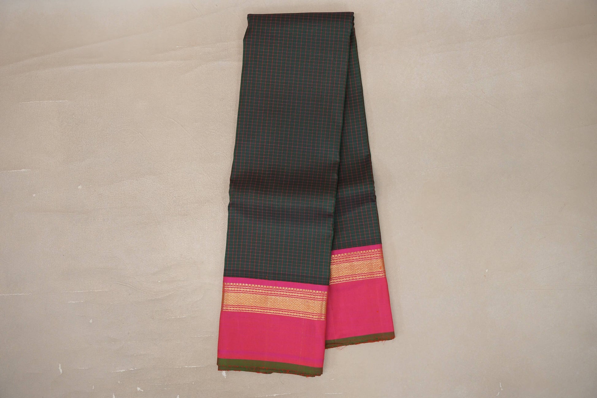 Online Dual Tone of Deep Plum & Dark Green Vintage Kanjivaram Silk Saree
